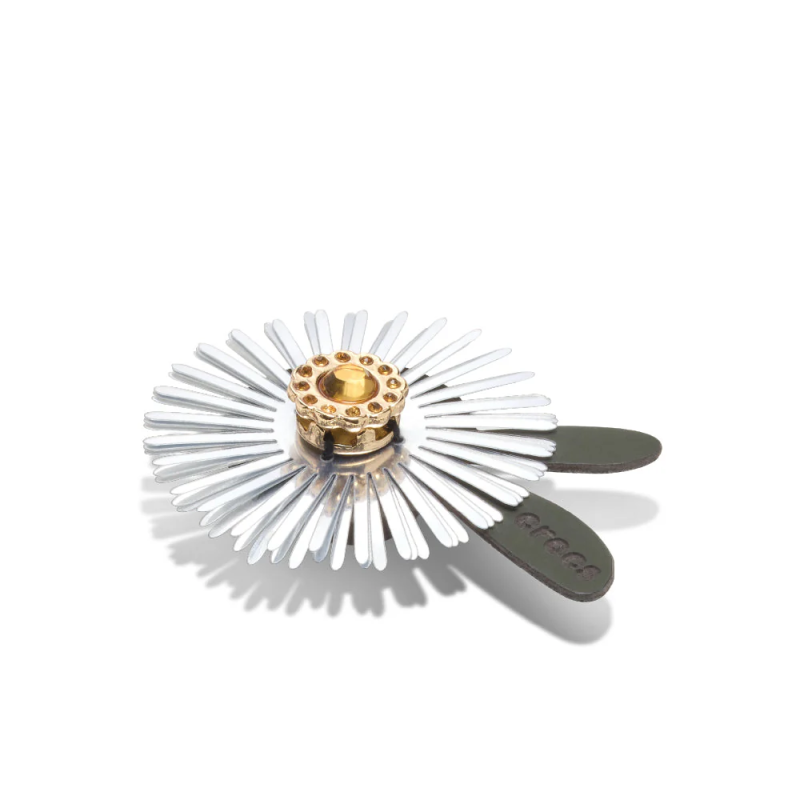 Crocs_Jibbitz_Charm_Silver_Sequin_Flower_Pin_10018658.png