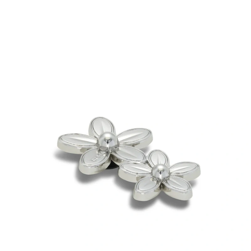 Crocs_Jibbitz_Charm_silver-double-flower-cluster_10018611_Side.webp