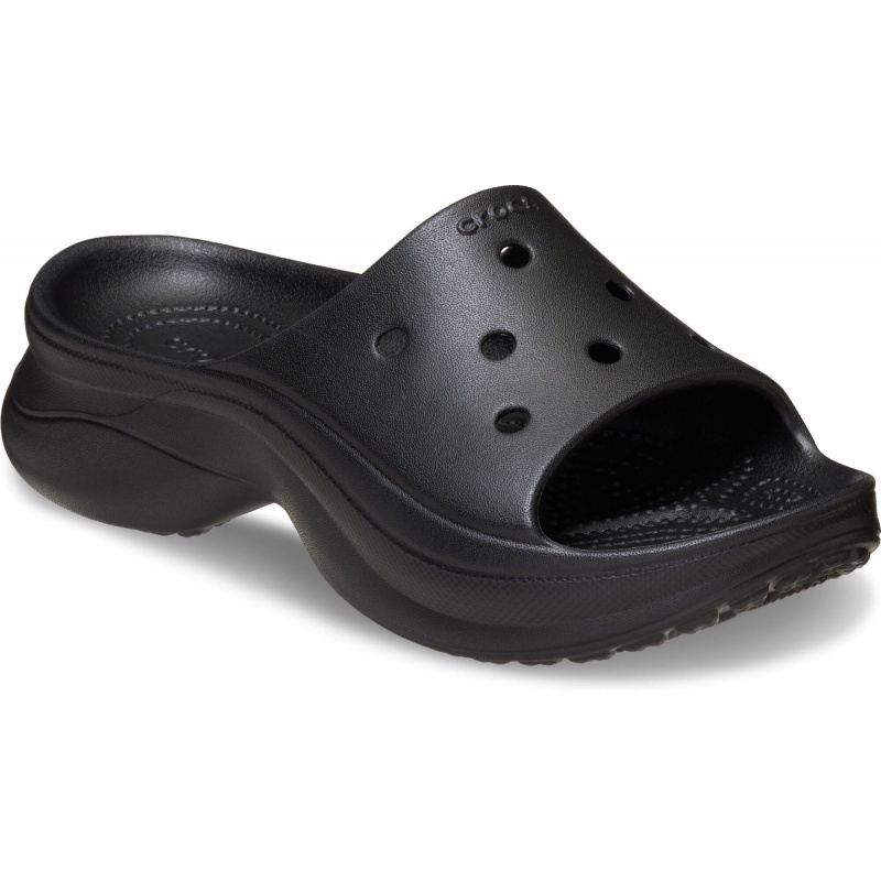 177959-nordic_outdoor_crocs_bae_slide_black_angle.jpg