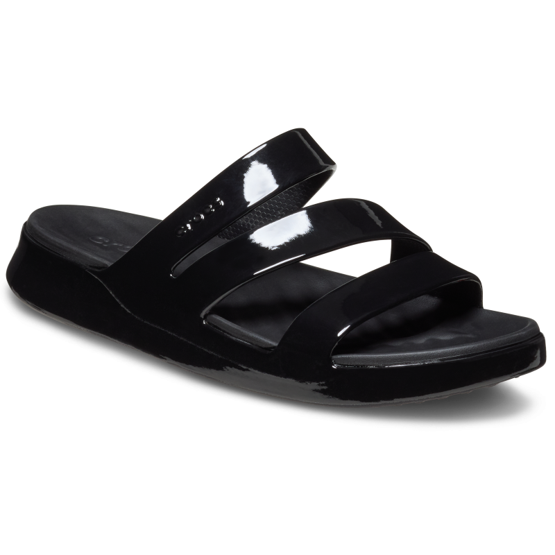 178090-nordic_outdoor_crocs_getaway_patent_strappy_black_angle.png