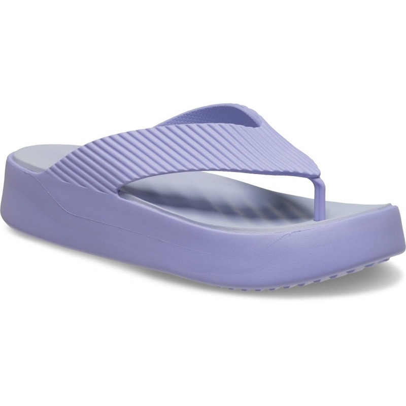 179401-nordic_outdoor_crocs_getaway_groove_platform_flip_mystic_purple_angle.jpg